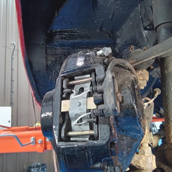 01.04.2025 1978 mercedes 350sl red removing brakes (31)