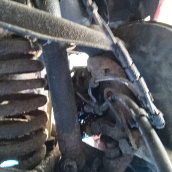 01.04.2025 1978 mercedes 350sl red removing brakes (33)