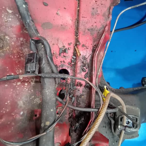 01.04.2025 1978 mercedes 350sl red removing brakes (37)