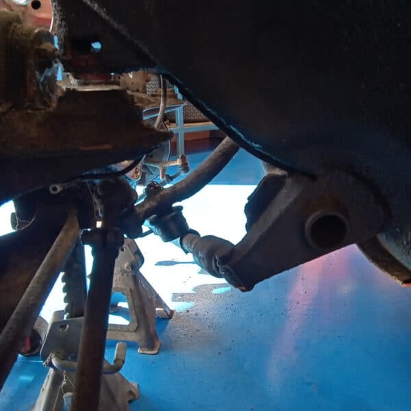 01.04.2025 1978 mercedes 350sl red removing brakes (56)