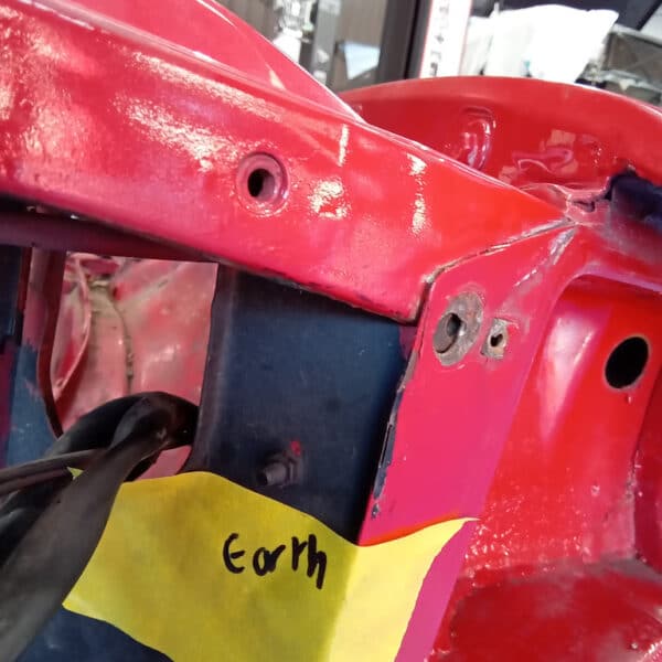 01.04.2025 1978 mercedes 350sl red removing wings (10)