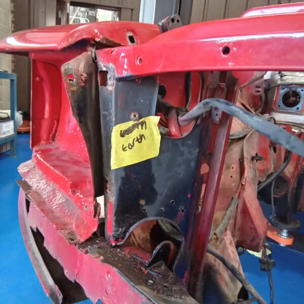 01.04.2025 1978 mercedes 350sl red removing wings (11)
