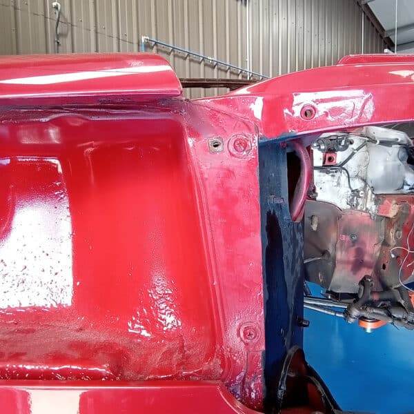 01.04.2025 1978 mercedes 350sl red removing wings (3)