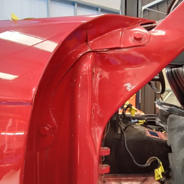 01.04.2025 1978 mercedes 350sl red removing wings (4)