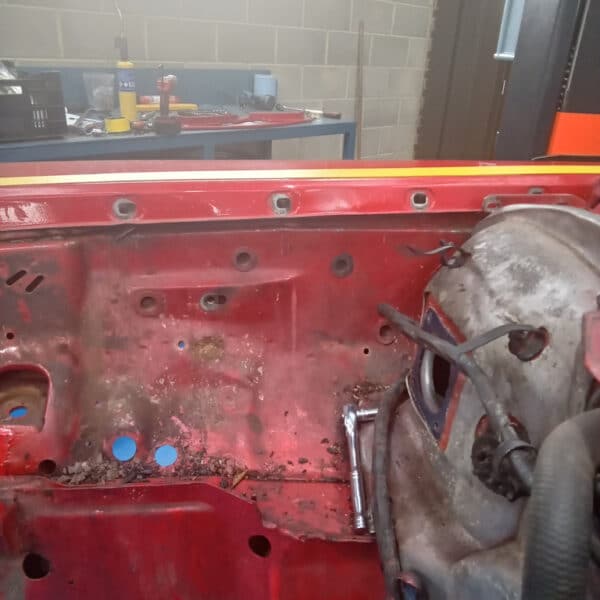 01.04.2025 1978 mercedes 350sl red strip down (1)