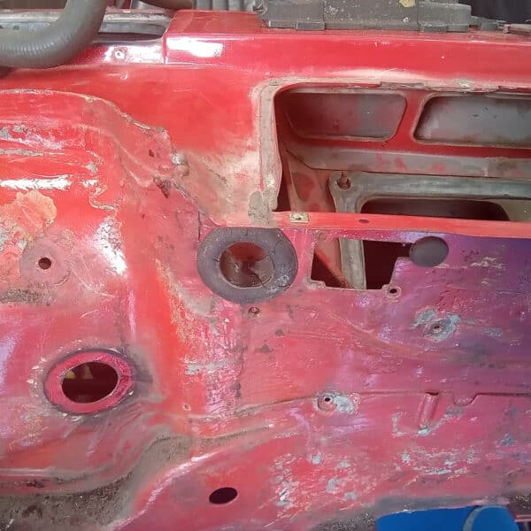 01.04.2025 1978 mercedes 350sl red strip down (10)