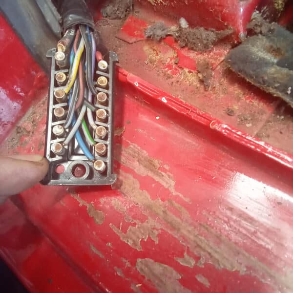 01.04.2025 1978 mercedes 350sl red strip down (11)