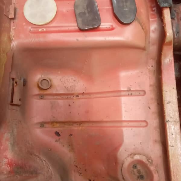01.04.2025 1978 mercedes 350sl red strip down (12)