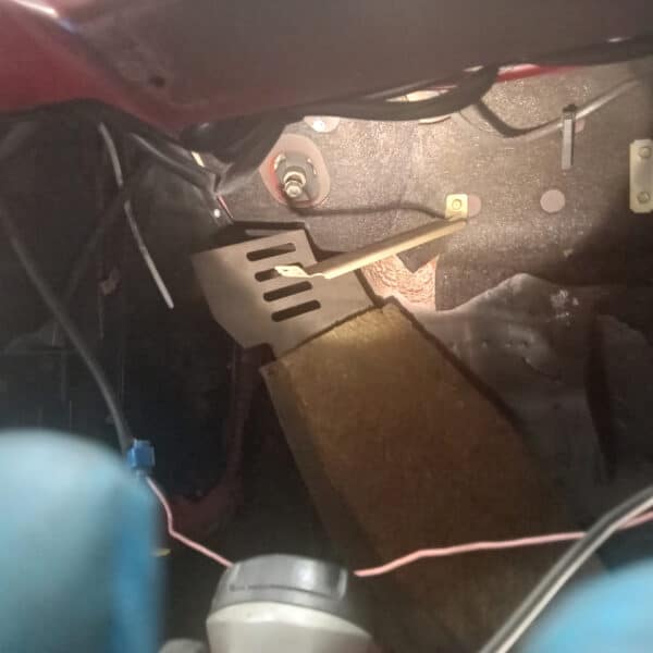 01.04.2025 1978 mercedes 350sl red strip down (3)