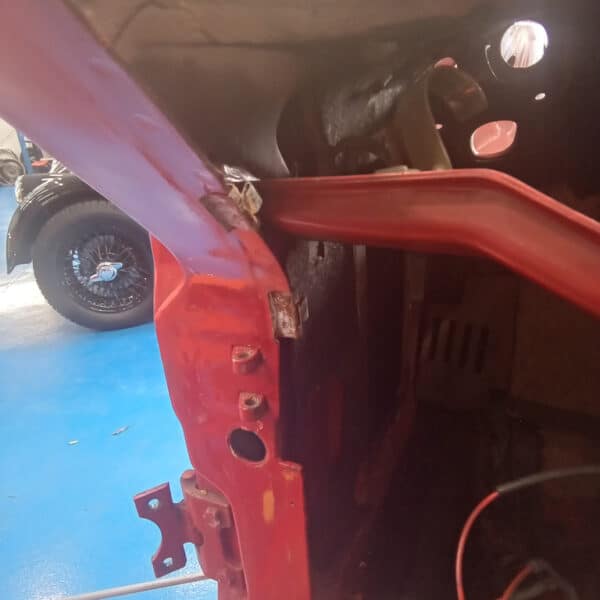 01.04.2025 1978 mercedes 350sl red strip down (7)