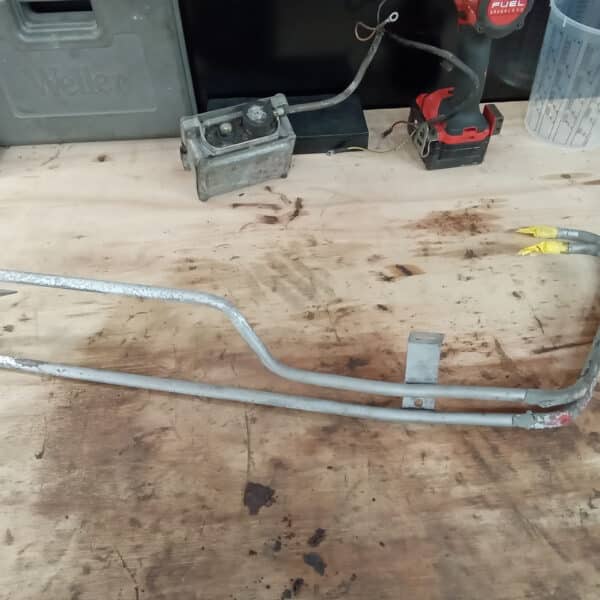 01.04.2025 1978 mercedes 350sl red cleaning and restoring bits (2)