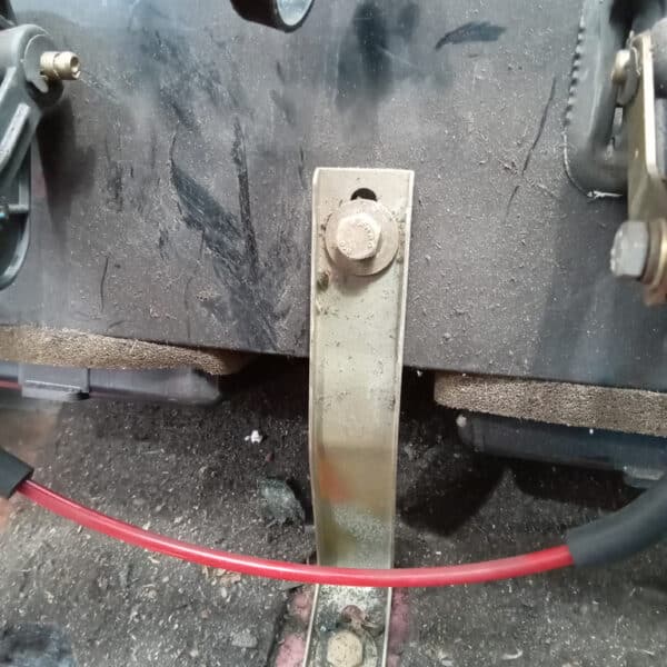 01.04.2025 1978 mercedes 350sl red removing harness and heater (46)