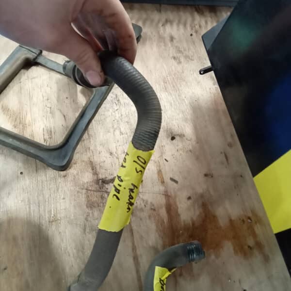01.04.2025 1978 mercedes 350sl red removing harness and heater (62)