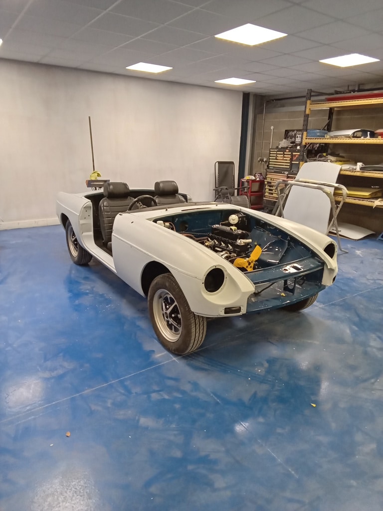 02042025 1973 mgb roadster paint prep (1)