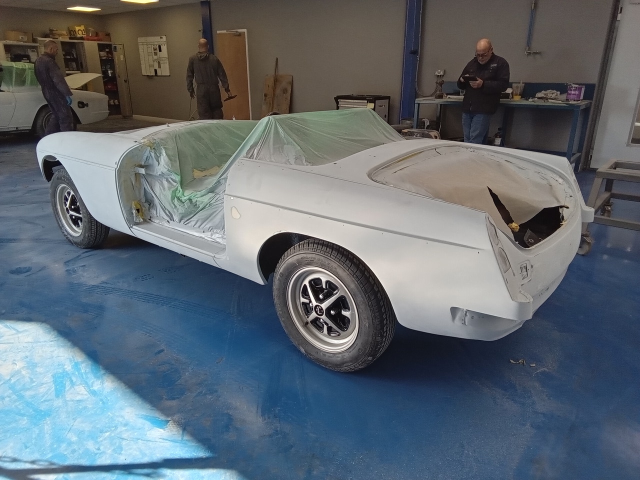 02042025 1973 mgb roadster paint prep (11)