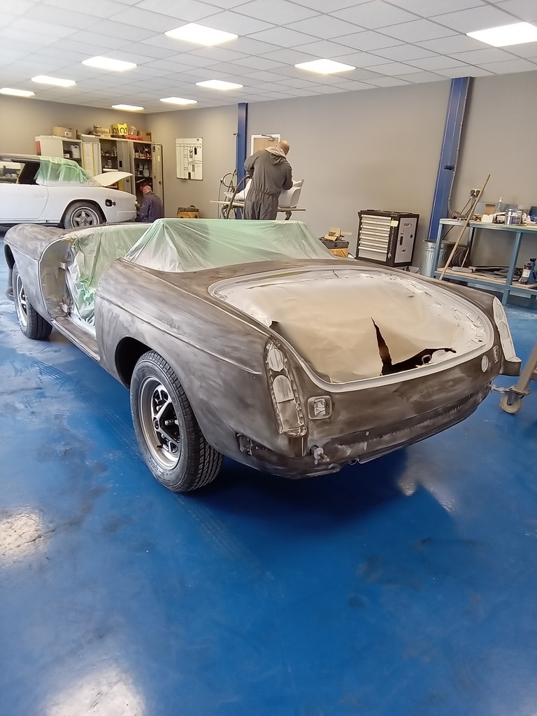 02042025 1973 mgb roadster paint prep (4)