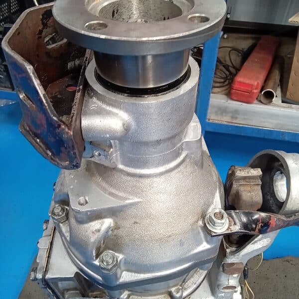 02042025 1975 triumph tr6 gearbox (16)