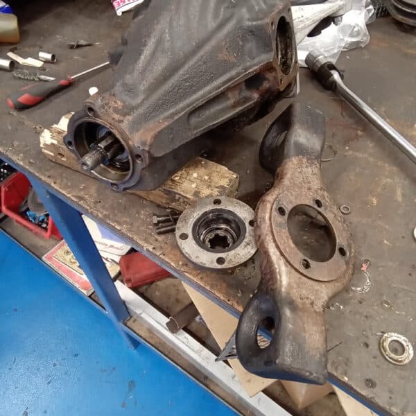 02042025 1975 triumph tr6 gearbox (26)