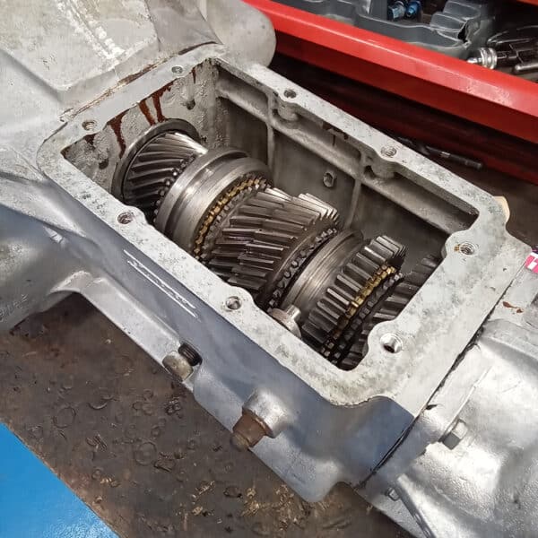 02042025 1975 triumph tr6 gearbox (9)