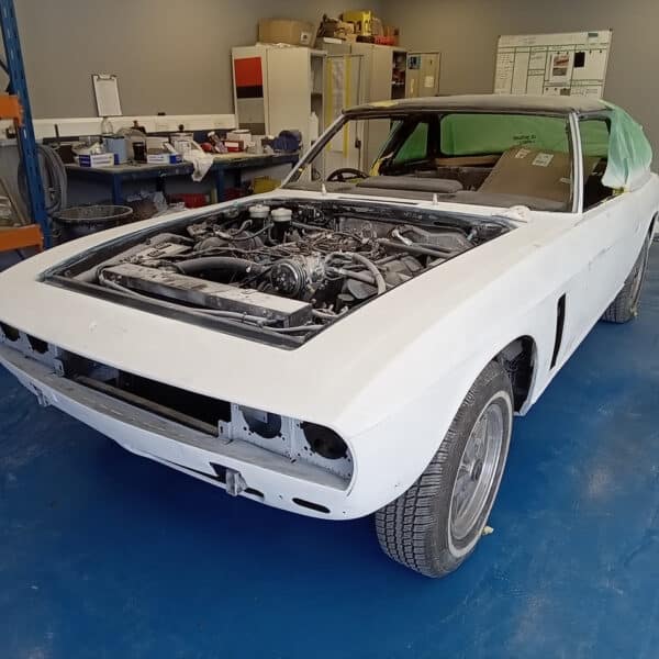 02042025 1976 jensen interceptor paint prep and seats (11)