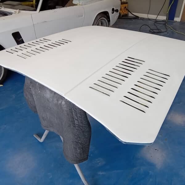02042025 1976 jensen interceptor paint prep and seats (12)
