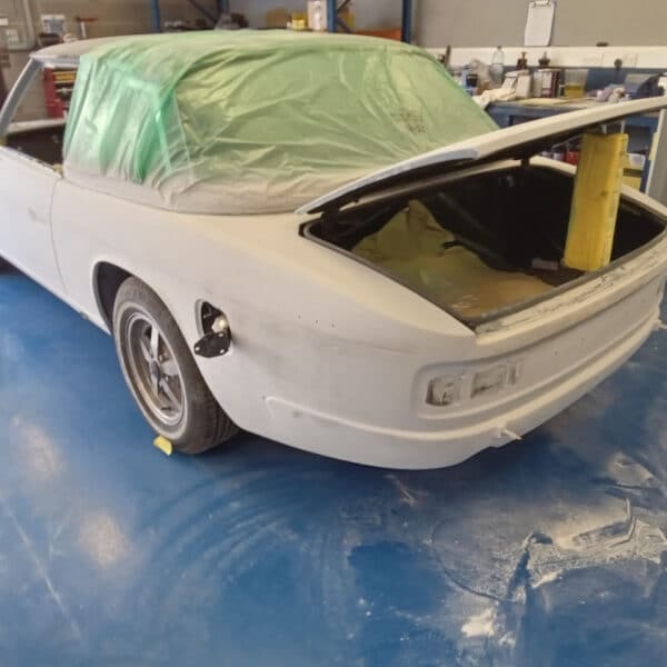 02042025 1976 jensen interceptor paint prep and seats (14)