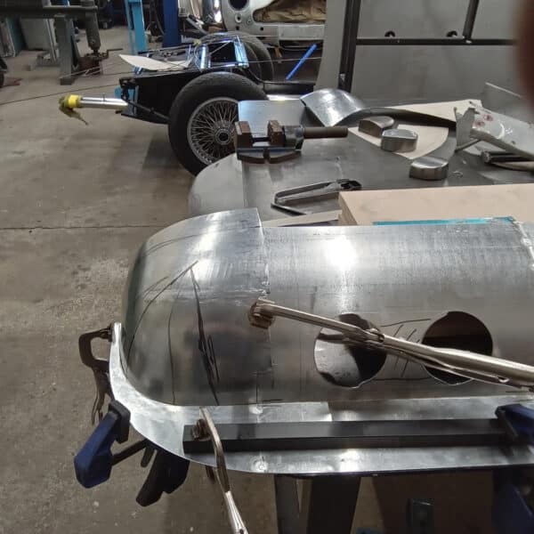 03.04.2025 1955 aston martin db24 drophead coupe red bonnet repair (1)