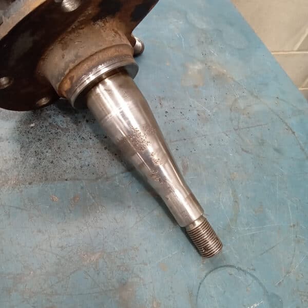 03.04.2025 1969 aston martin db6 volante blue front suspention (11)