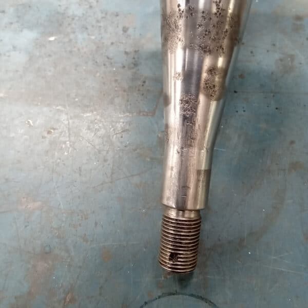 03.04.2025 1969 aston martin db6 volante blue front suspention (12)