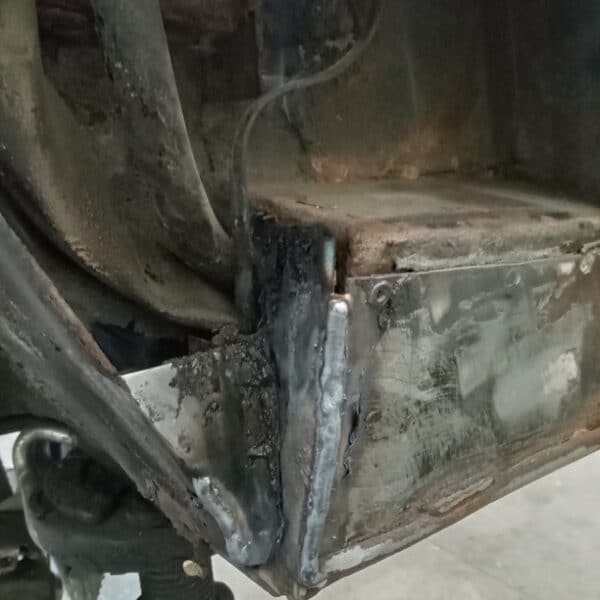 03.04.2025 1969 aston martin db6 volante fab work (8)