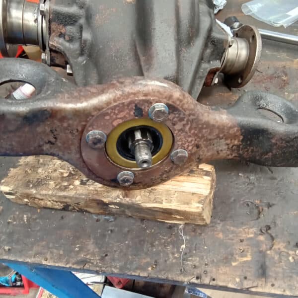 03.04.2025 1975 triumph tr6 yellow timing cover (7)