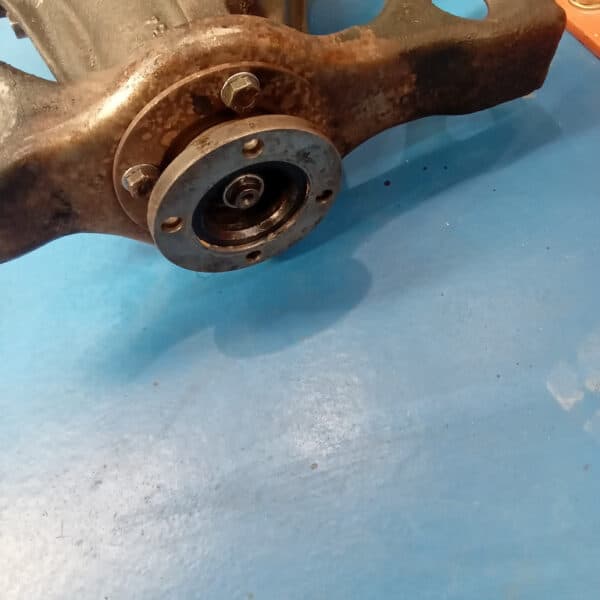 03.04.2025 1975 triumph tr6 yellow timing cover (8)