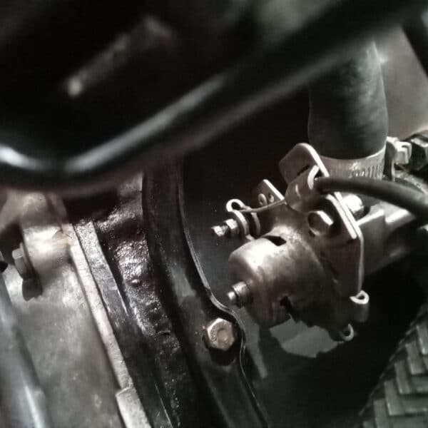 03.04.2025 1978 mg b v8 roadster red water leak (2)