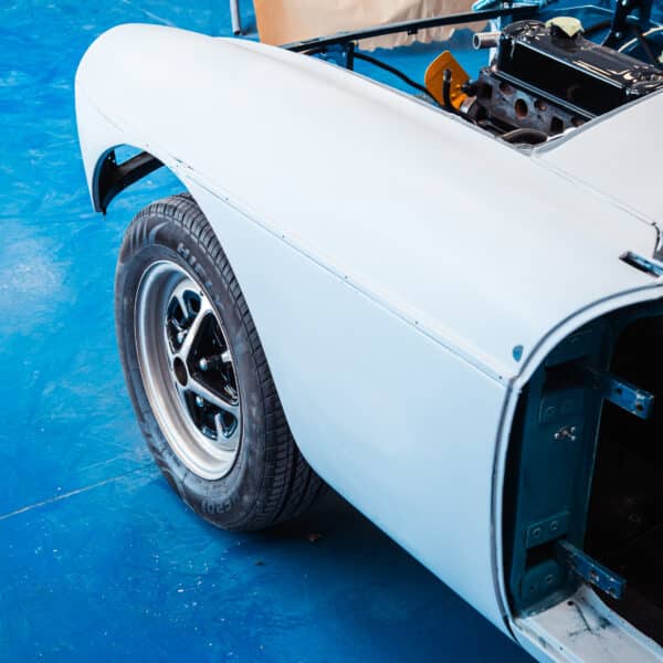 030425 1973 mgb roadster in primer 4