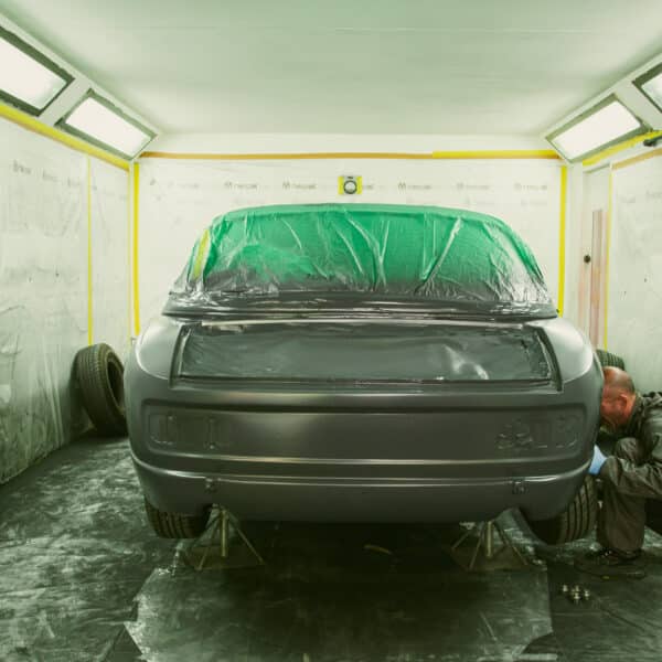 030425 1976 jensen interceptor in primer