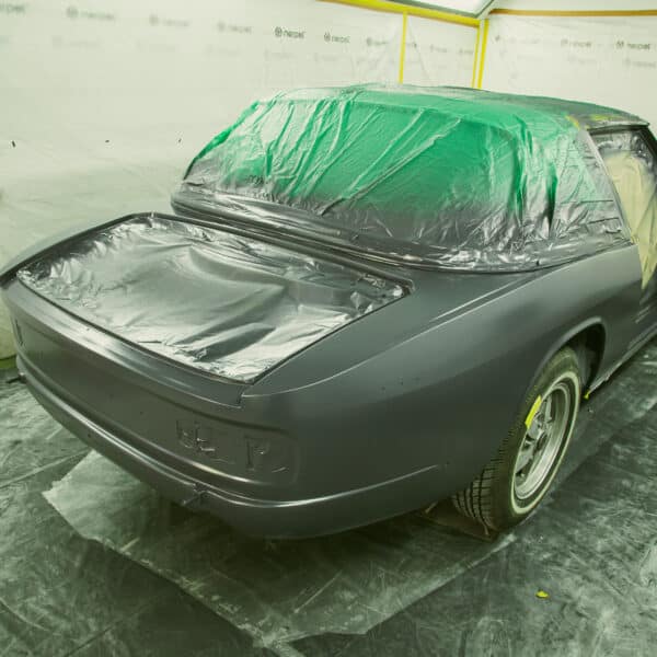 030425 1976 jensen interceptor in primer 7