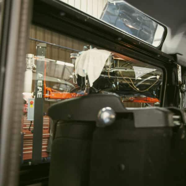 030425 2010 land rover defender 90 glass side windows installed 1