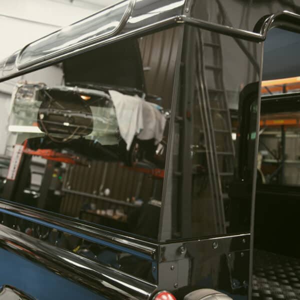 030425 2010 land rover defender 90 glass side windows installed 3