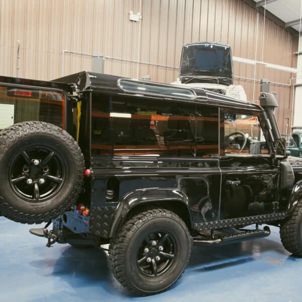 030425 2010 land rover defender 90 glass side windows installed 5