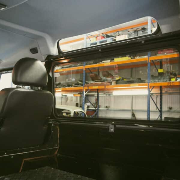 030425 2010 land rover defender 90 glass side windows installed