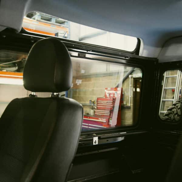 030425 2010 land rover defender 90 glass side windows installed 7