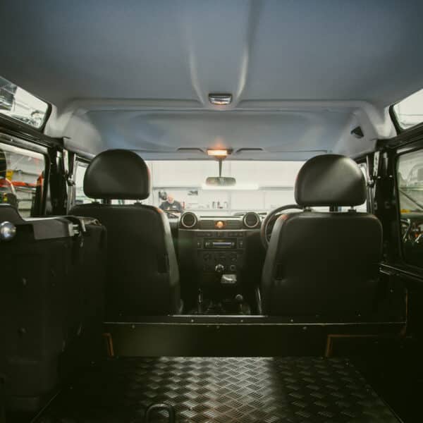 030425 2010 land rover defender 90 glass side windows installed 8