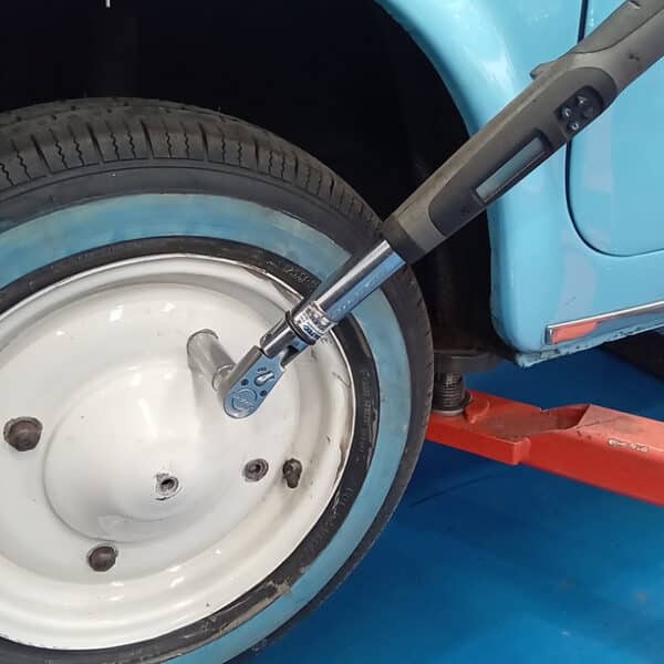 08.04.2025 1963 fiat 500 blue exhaust (20)