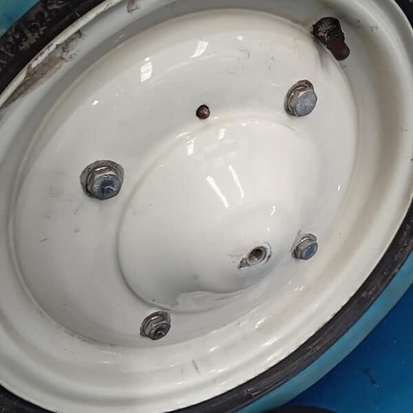 08.04.2025 1963 fiat 500 blue exhaust (30)