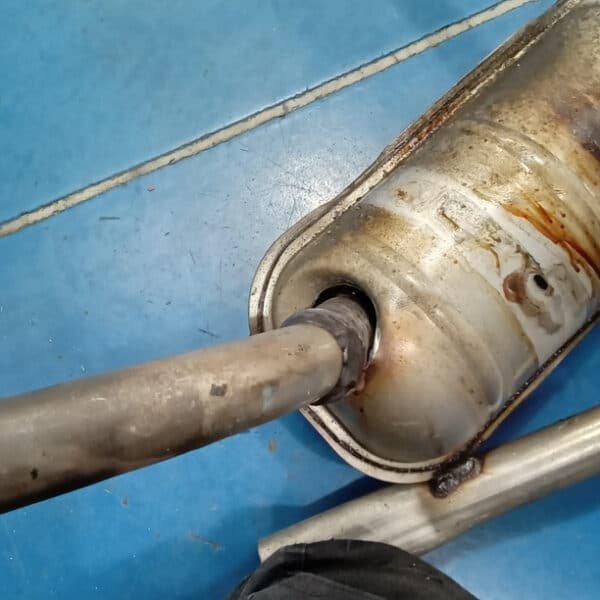08.04.2025 1963 fiat 500 blue exhaust (6)