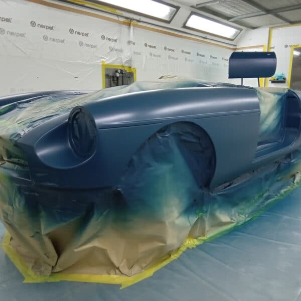 08.04.2025 1973 mg b roadster blue painting the car (9)