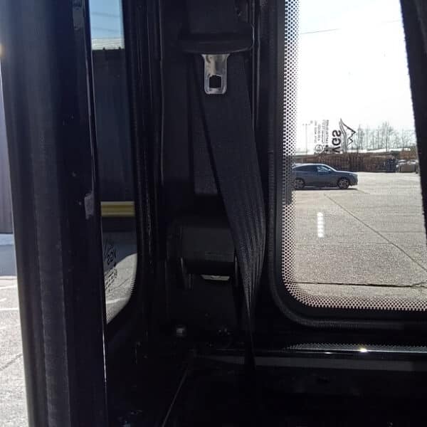 08.04.2025 2010 land rover defender 90 black (1)