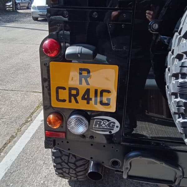 08.04.2025 2010 land rover defender 90 black (6)