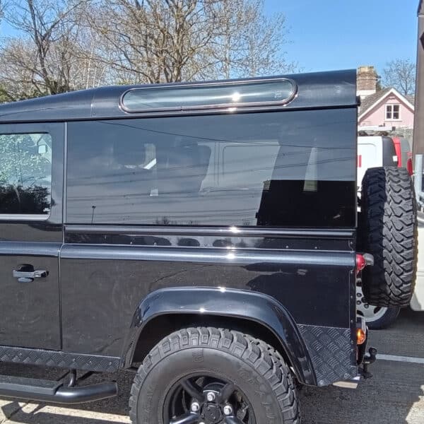 08.04.2025 2010 land rover defender 90 black (7)