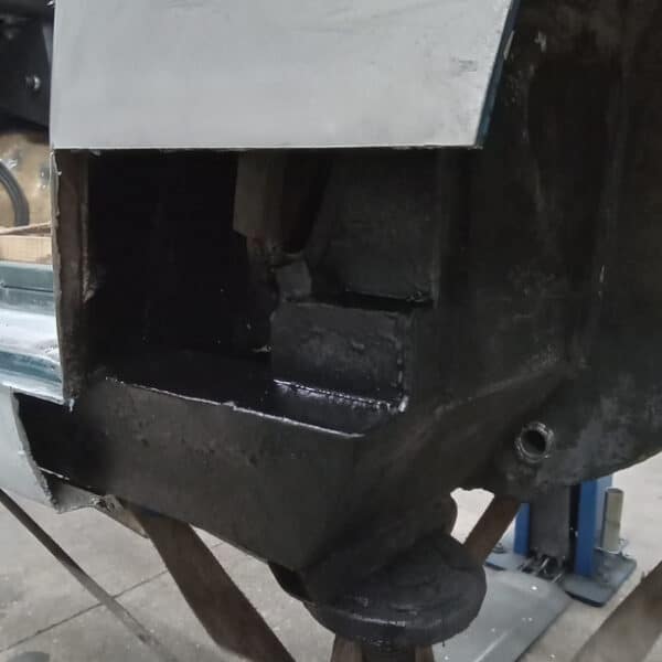 080425 1969 aston martin db6 volante main chassis and body repairs (14)